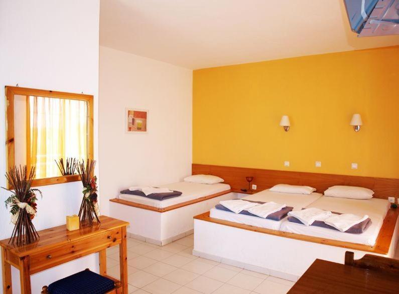 Amarilia Skala Rachoni (Thasos) Quarto foto