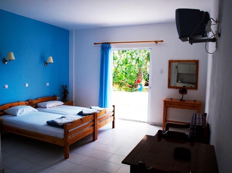 Amarilia Skala Rachoni (Thasos) Quarto foto