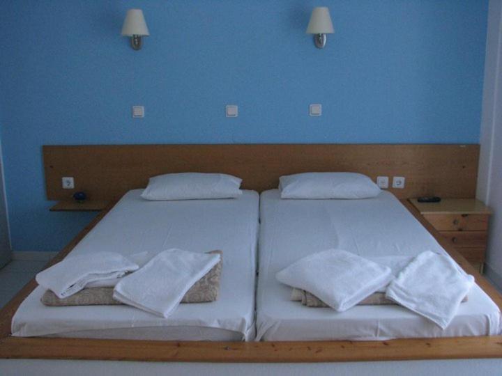 Amarilia Skala Rachoni (Thasos) Quarto foto