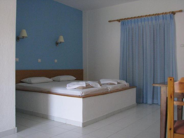 Amarilia Skala Rachoni (Thasos) Quarto foto