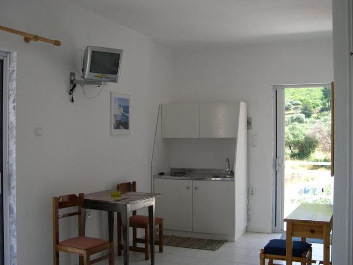 Amarilia Skala Rachoni (Thasos) Quarto foto